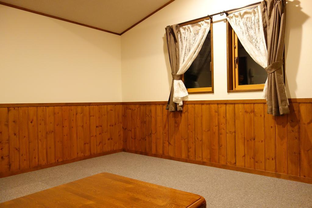 מלון האקובה Community House Tyrolien מראה חיצוני תמונה