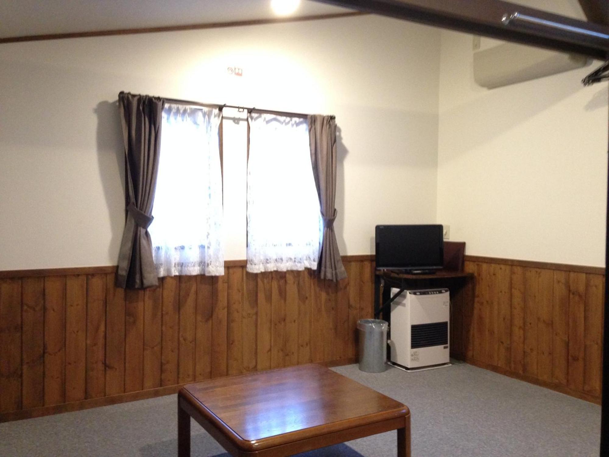 מלון האקובה Community House Tyrolien חדר תמונה