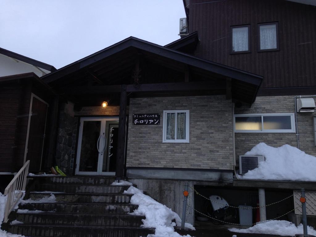 מלון האקובה Community House Tyrolien מראה חיצוני תמונה
