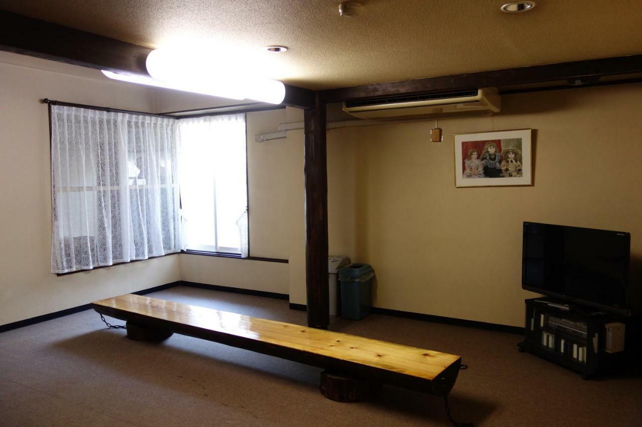 מלון האקובה Community House Tyrolien מראה חיצוני תמונה